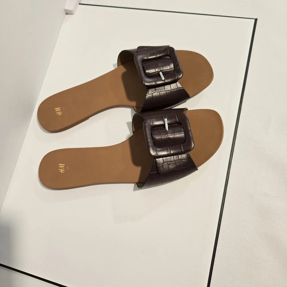 H&M Brown Croc-Embossed Slide Sandals with Buckle - Picture 9 of 11